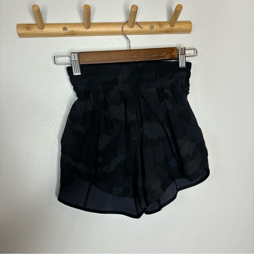 Lululemon Hotty Hot Short size 2 black camo